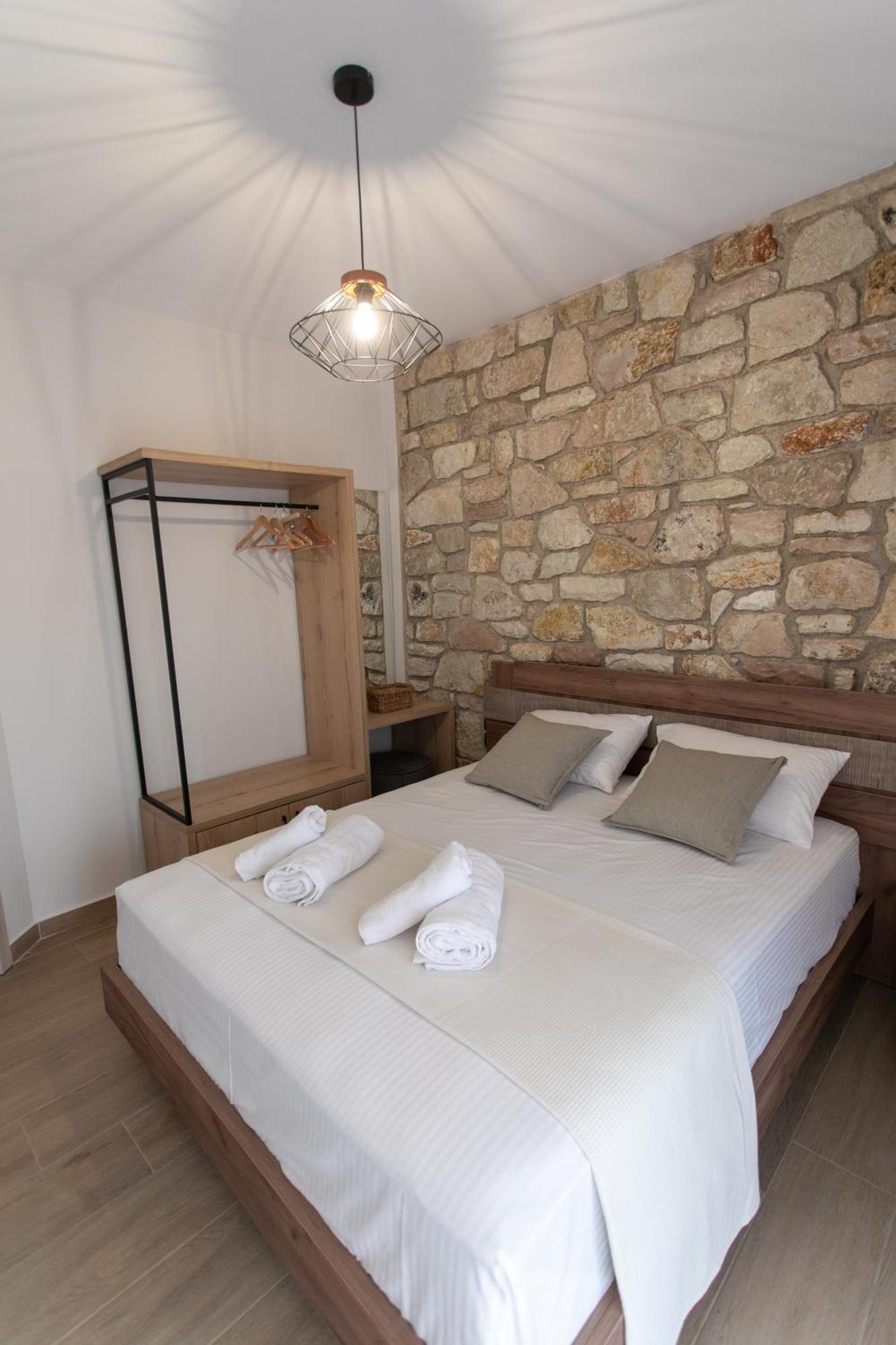 Michelangelo Suites And Apartments Valanidorachi エクステリア 写真