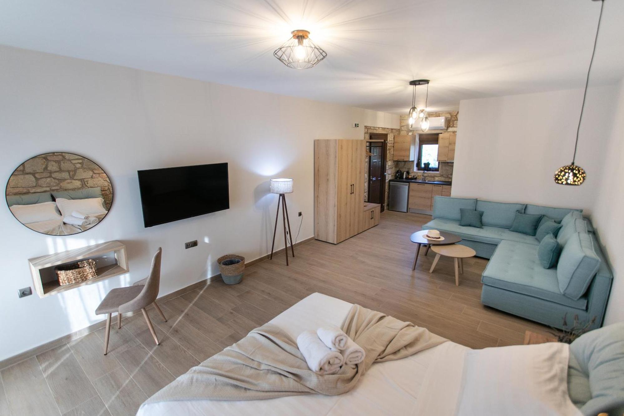 Michelangelo Suites And Apartments Valanidorachi エクステリア 写真