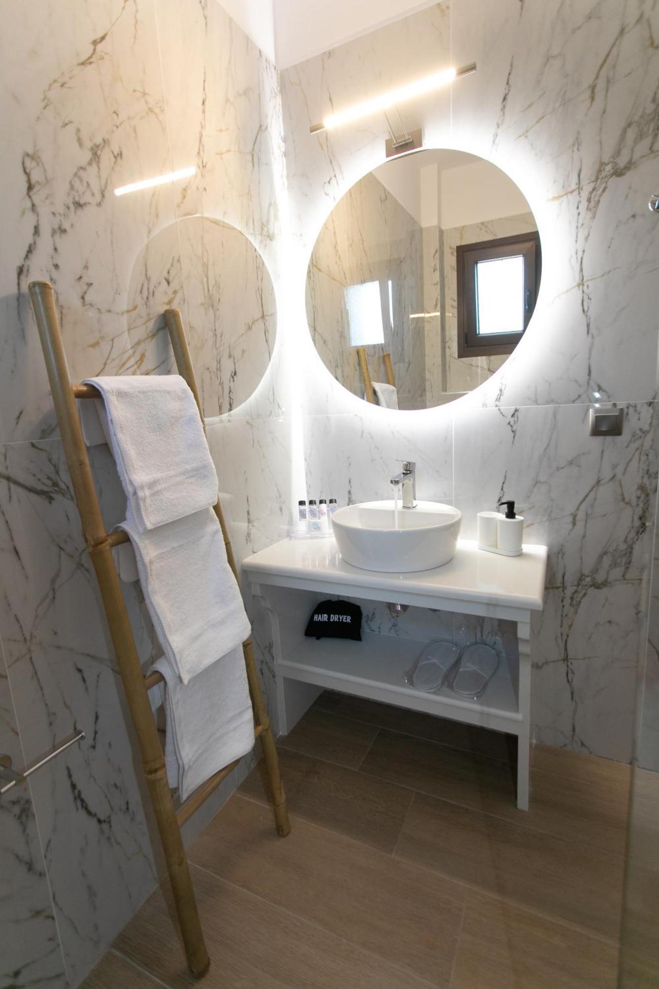 Michelangelo Suites And Apartments Valanidorachi エクステリア 写真