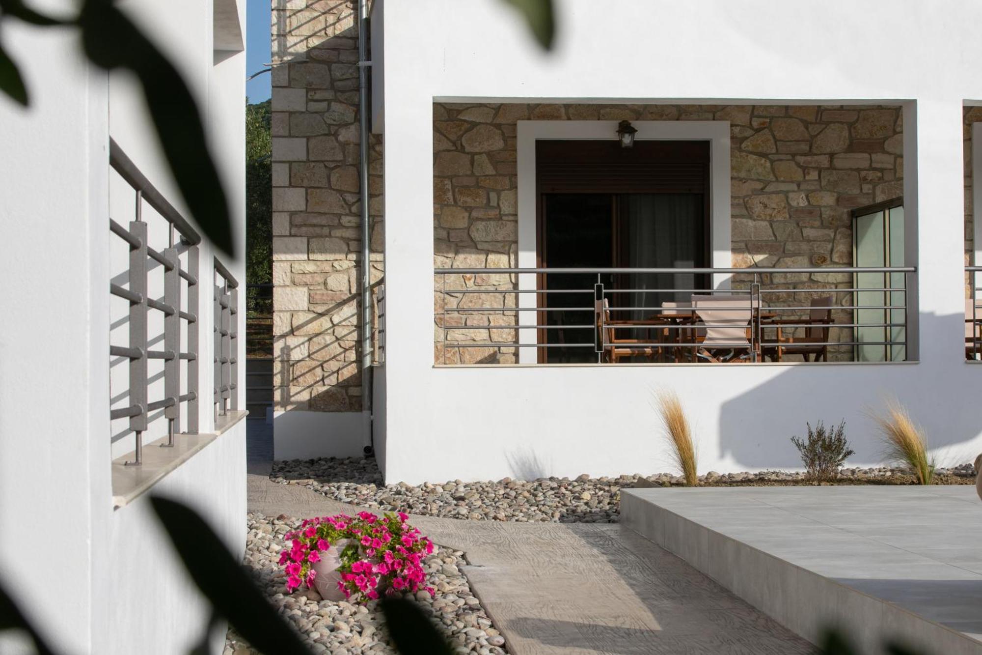 Michelangelo Suites And Apartments Valanidorachi エクステリア 写真